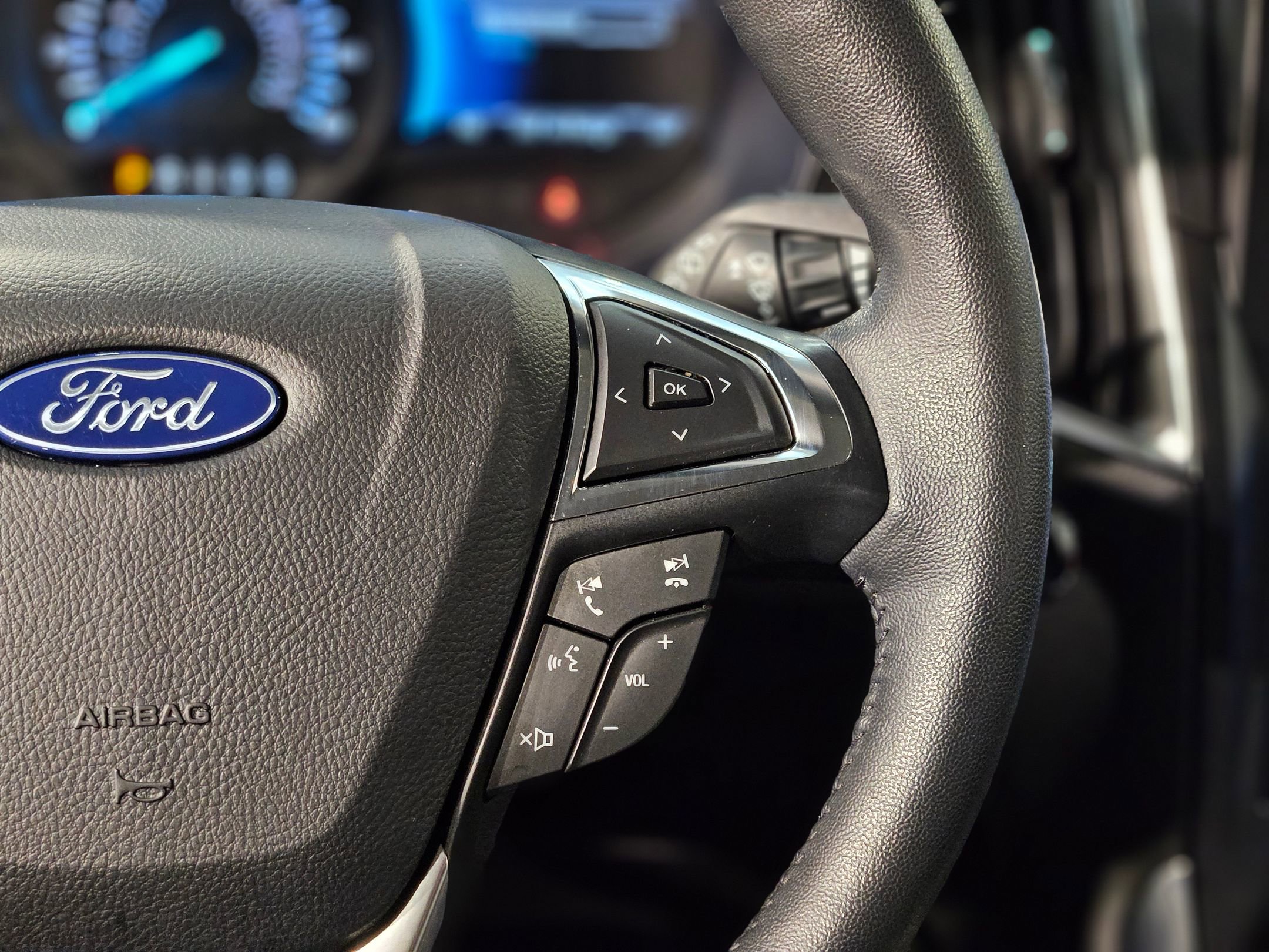 Used 2024 Ford Edge Titanium image 28