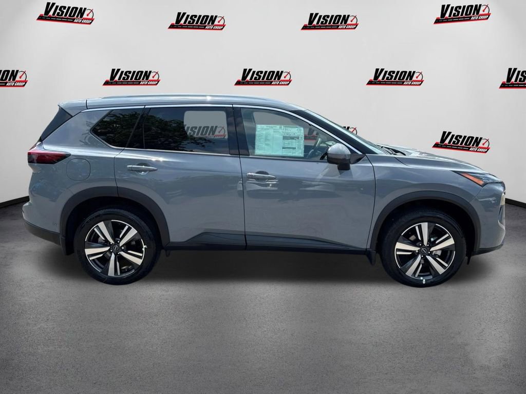 Used 2025 Nissan Rogue SL AWD/4WD image 4