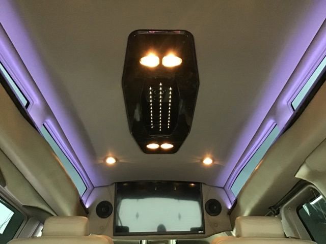 Used 2023 Chevrolet Express 2500 image 10