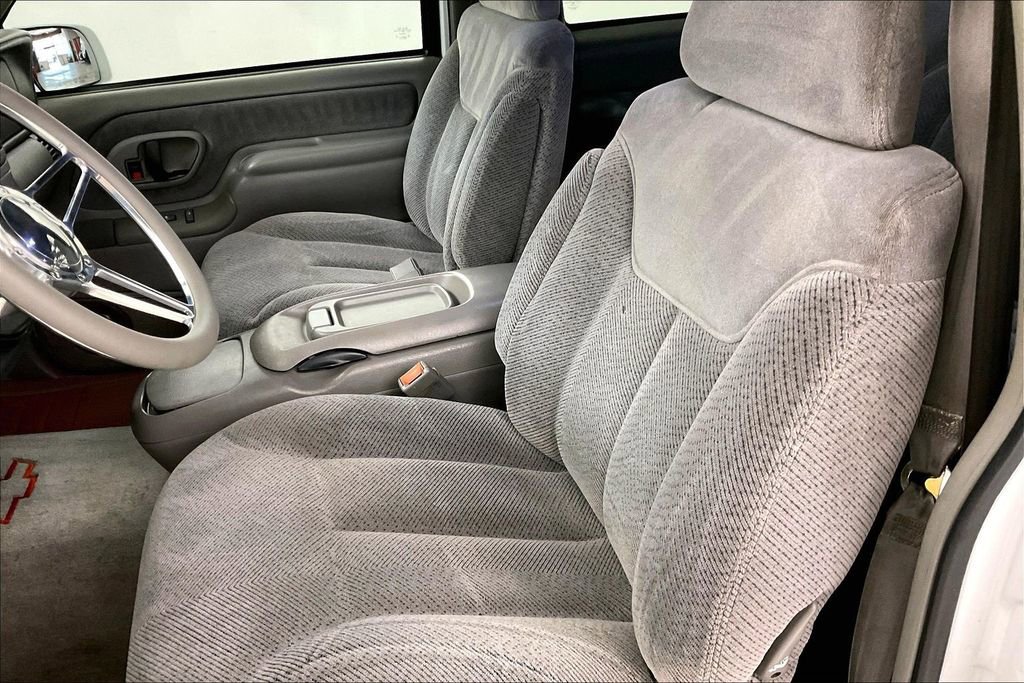 Used 1999 Chevrolet Tahoe 2WD 2-Door w/ Preferred Equipment Group image 16