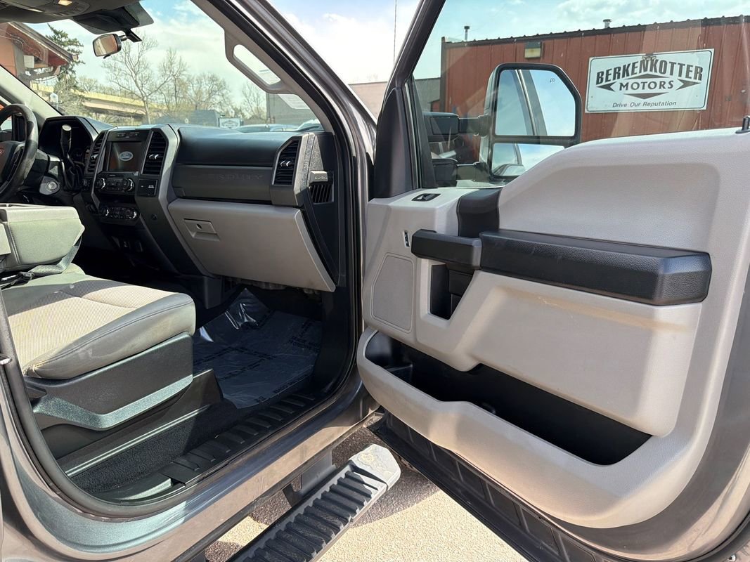Used 2021 Ford F250 XL w/ STX Appearance Package AWD/4WD image 18