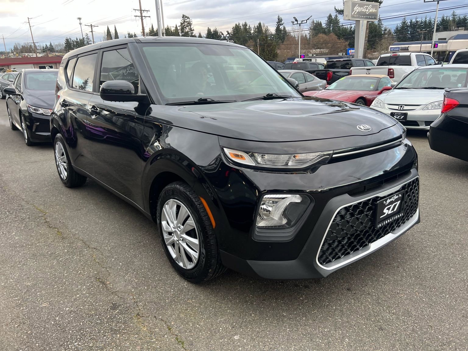Used 2021 Kia Soul LX FWD image 2