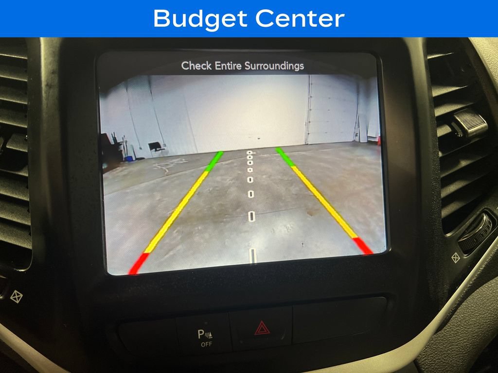 Used 2017 Jeep Cherokee Latitude w/ Safety/Convenience Group AWD/4WD image 23