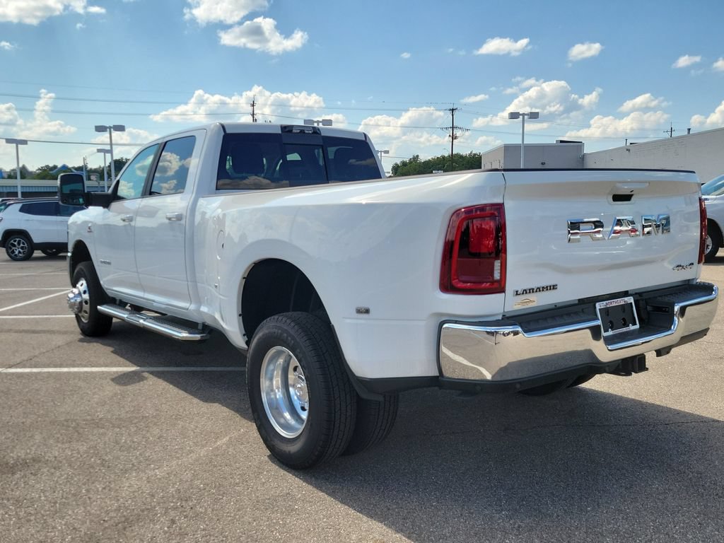 New 2026 RAM 3500 Laramie AWD/4WD image 3