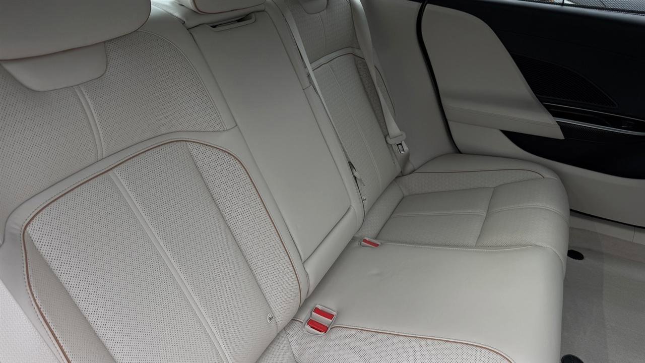 Used 2023 Lucid Air Grand Touring image 25