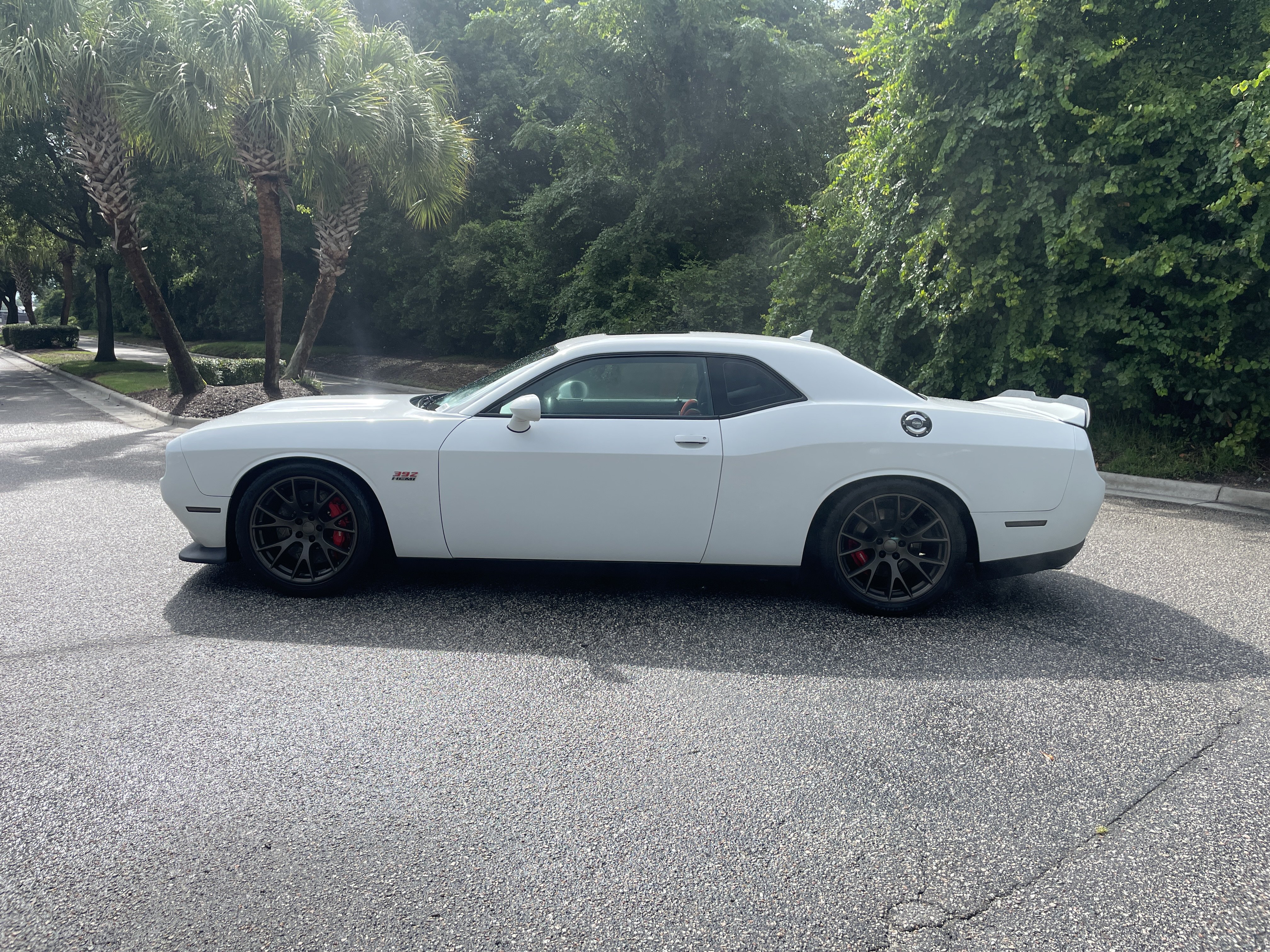 Used 2016 Dodge Challenger SRT w/ Technology Group RWD image 6