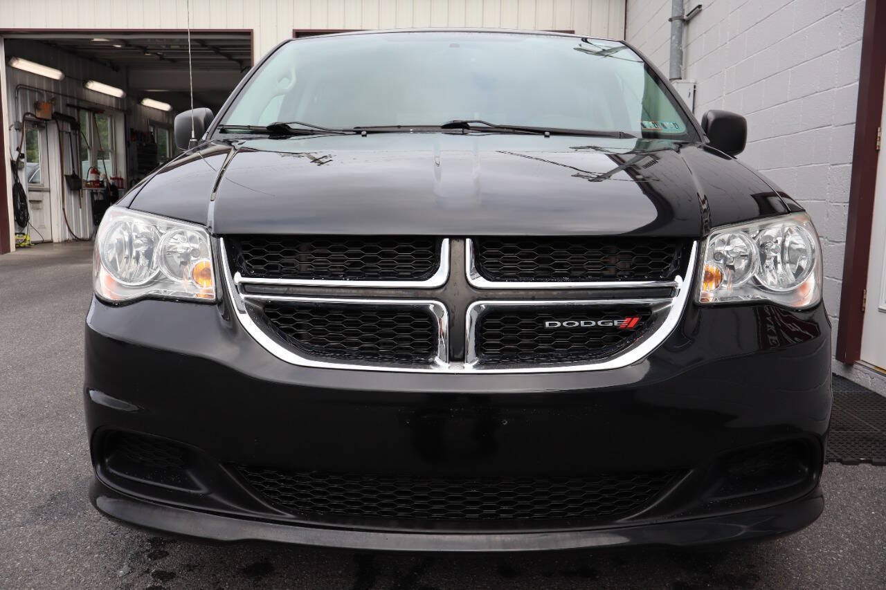 Used 2017 Dodge Grand Caravan SE w/ Power Window Group FWD image 2