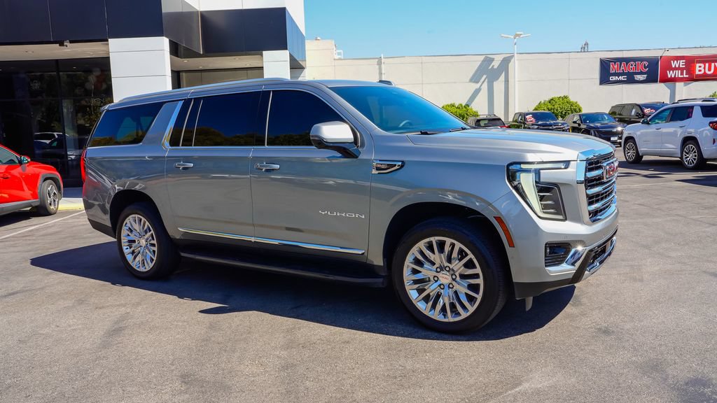Used 2025 GMC Yukon XL Elevation AWD/4WD image 8