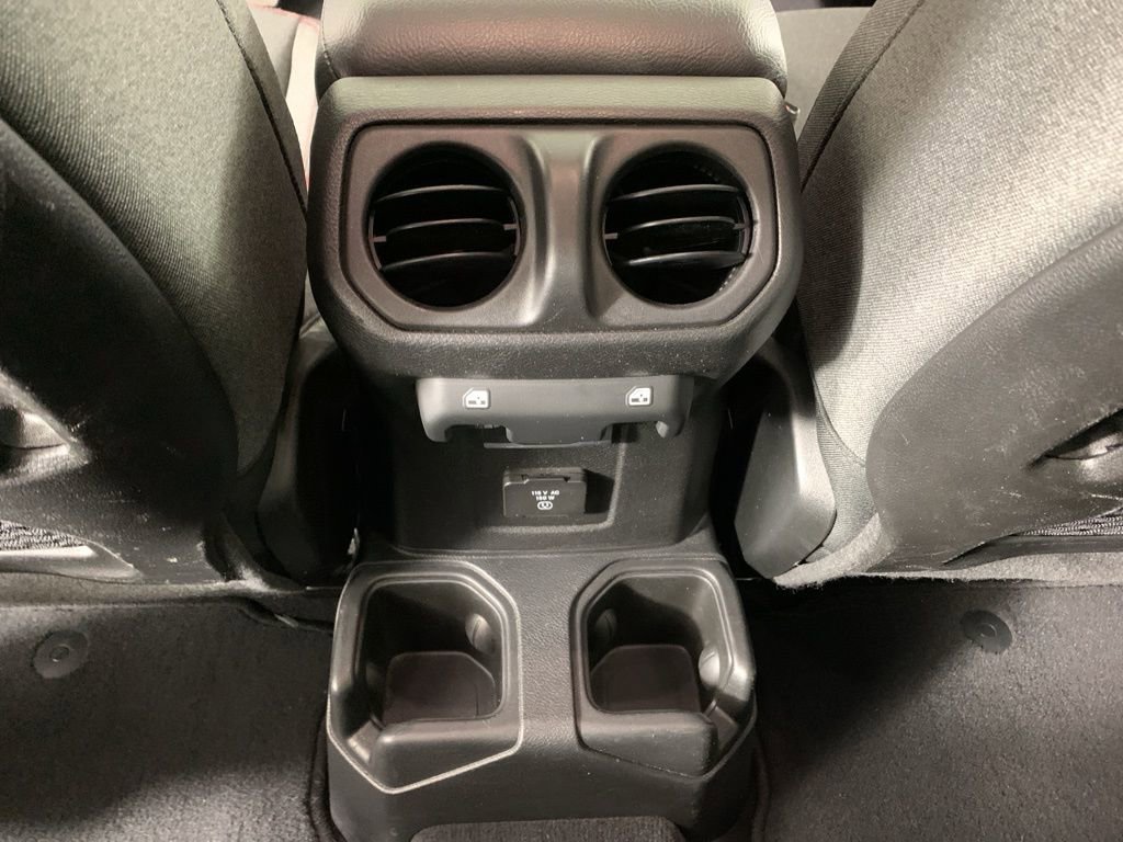 Used 2025 Jeep Wrangler Unlimited Rubicon image 32