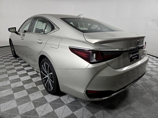 Used 2025 Lexus ES 300h w/ Premium Package FWD image 8