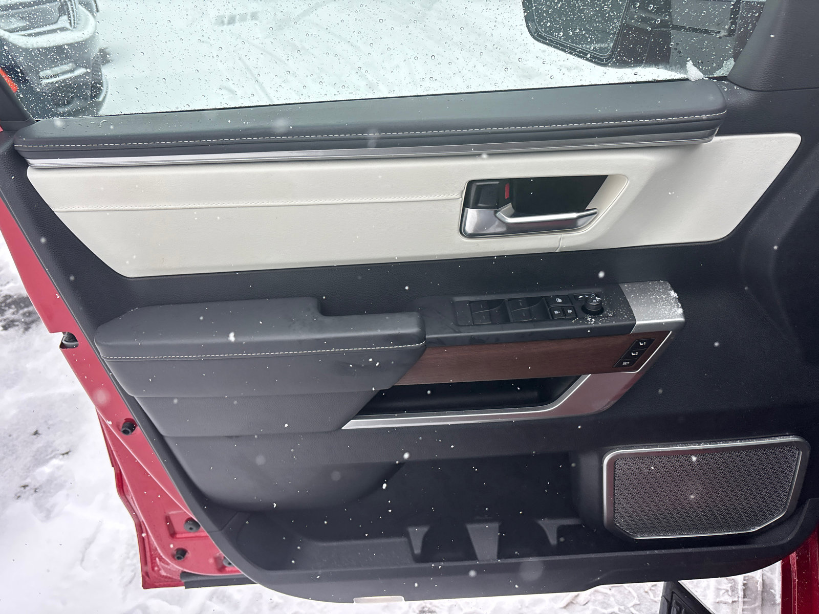 Used 2025 Toyota Sequoia Capstone image 11