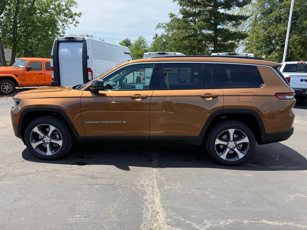 New 2026 Jeep Grand Cherokee L Limited AWD/4WD image 7
