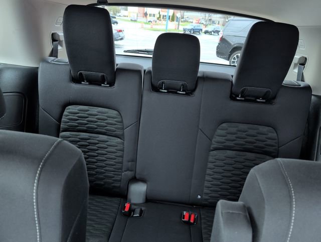 Used 2022 Nissan Pathfinder SV w/ SV Premium Package image 19