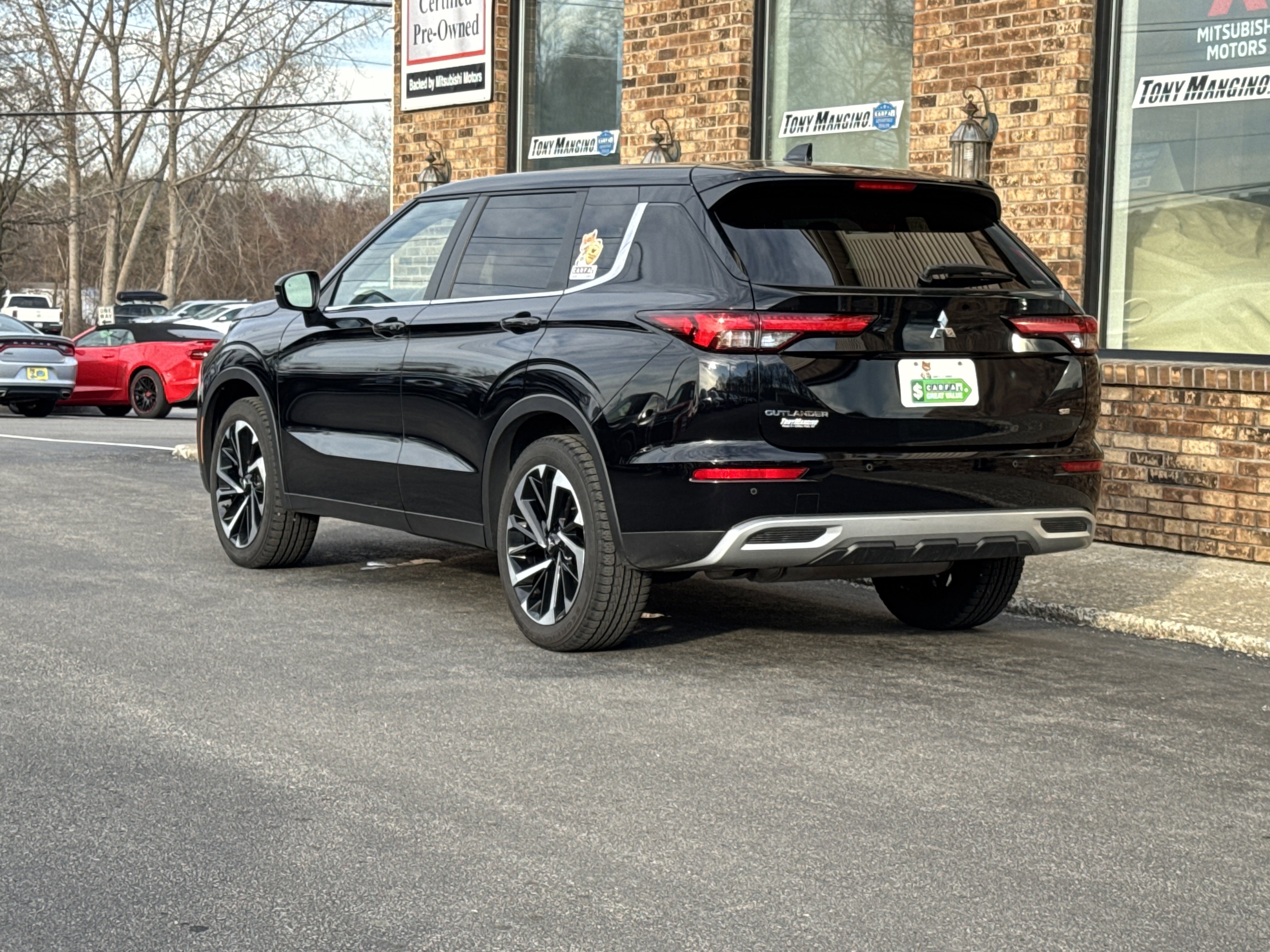 Used 2022 Mitsubishi Outlander SE image 3