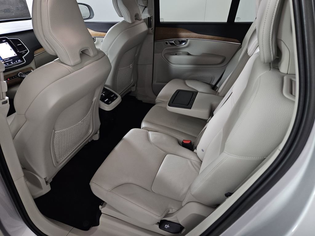 Used 2022 Volvo XC90 T6 Momentum w/ Advanced Package image 25