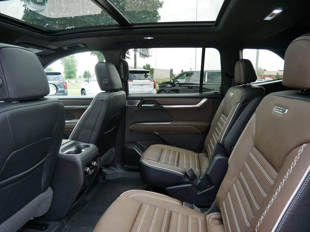 New 2026 GMC Acadia Denali Ultimate w/ LPO, Floor Liner Package AWD/4WD image 7