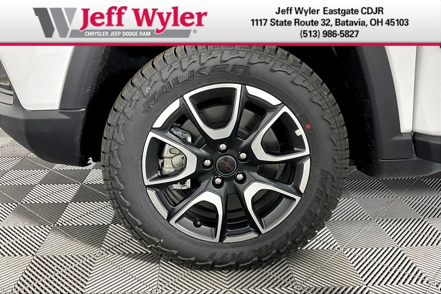 New 2026 Jeep Compass Trailhawk w/ Sun, Sound & Navigation Group AWD/4WD image 21
