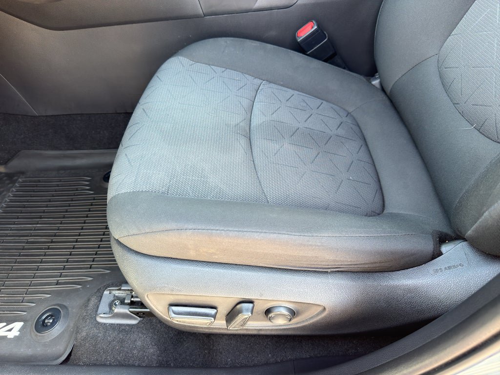 Used 2020 Toyota RAV4 XLE w/ Convenience Package AWD/4WD image 12