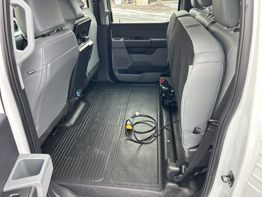 New 2026 Ford F550 4x4 Crew Cab image 6