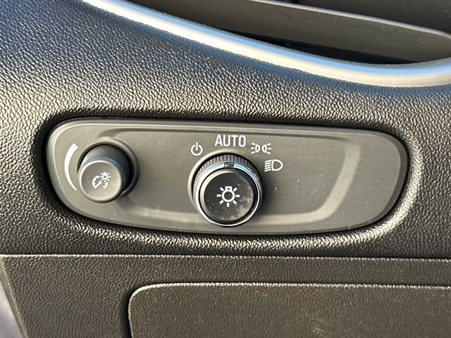 Used 2022 Chevrolet Malibu RS image 22