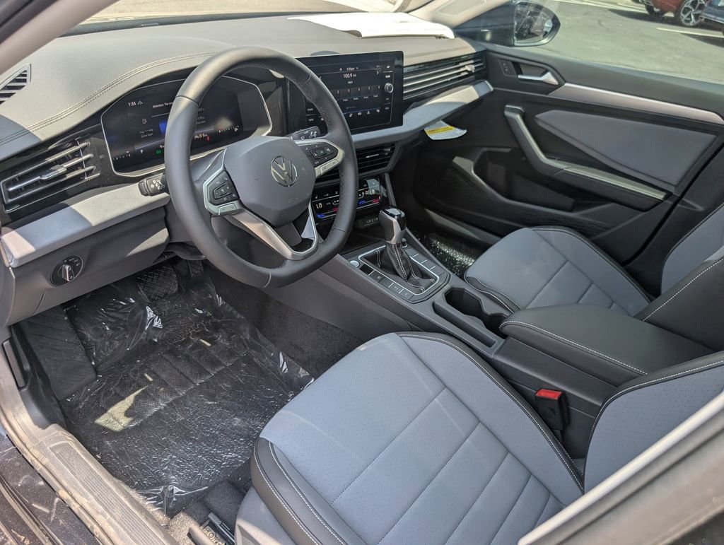 New 2025 Volkswagen Jetta SE image 10