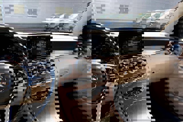 Used 2021 Mercedes-Benz C 300 4MATIC Sedan image 5