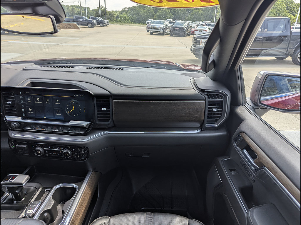 Used 2023 Chevrolet Silverado 1500 High Country w/ High Country Premium Package AWD/4WD image 4