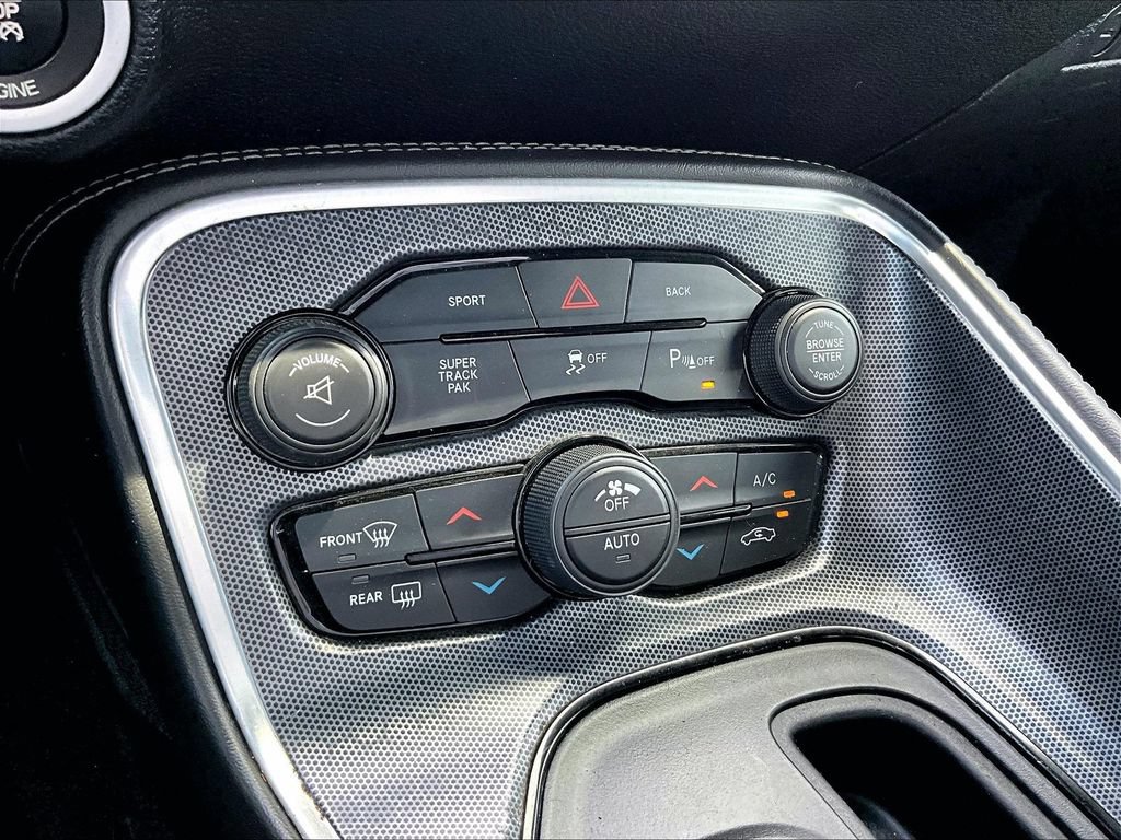 Used 2015 Dodge Challenger R/T Plus RWD image 30