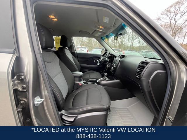 Used 2017 Kia Soul + image 20