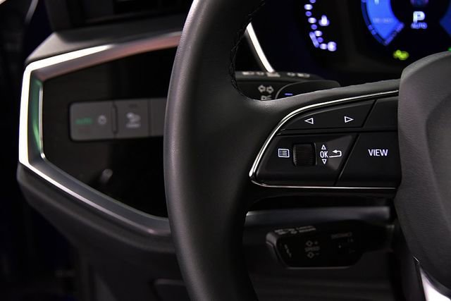 Used 2025 Audi Q3 2.0T Premium image 19