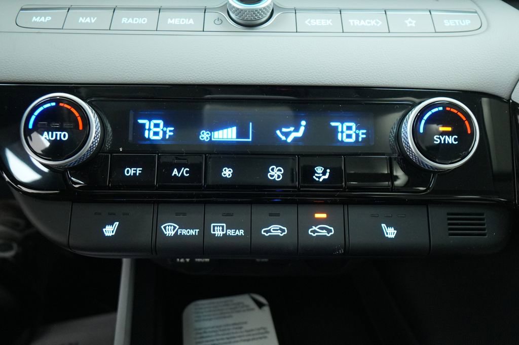 New 2026 Hyundai Elantra Limited image 33