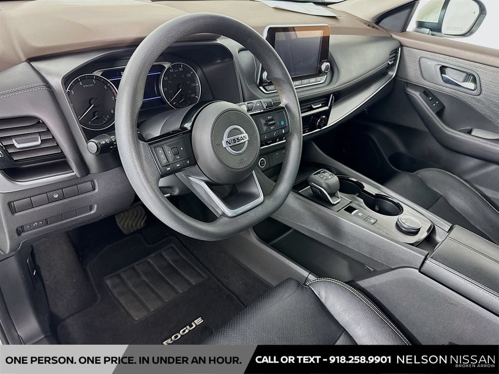 Used 2021 Nissan Rogue SV AWD/4WD image 9