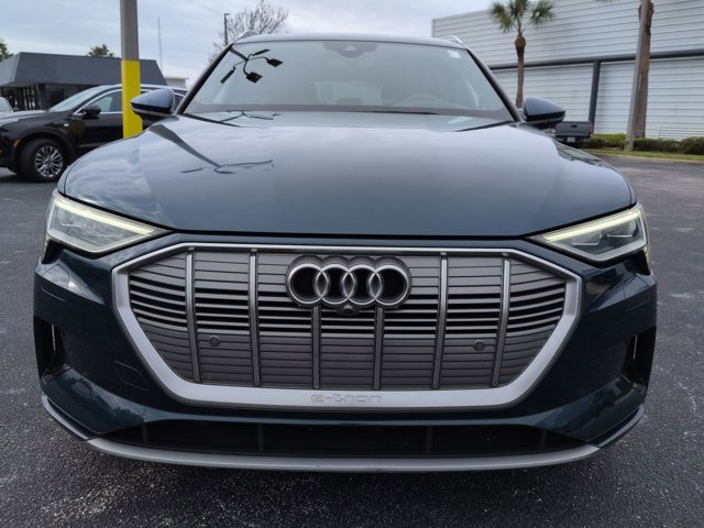 Used 2019 Audi e-tron Prestige w/ Prestige Package image 9