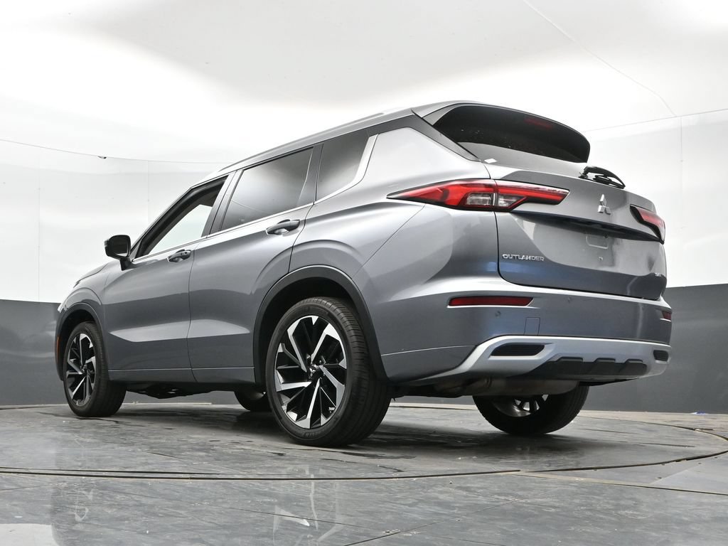 Used 2023 Mitsubishi Outlander SEL AWD/4WD image 47