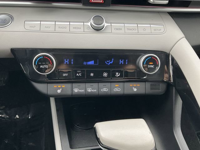 Used 2024 Hyundai Elantra Limited image 15