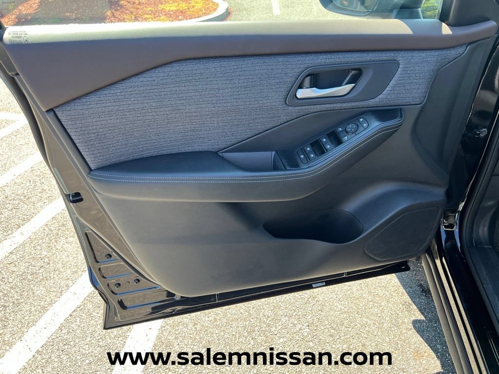 Certified 2023 Nissan Rogue SV AWD/4WD image 16