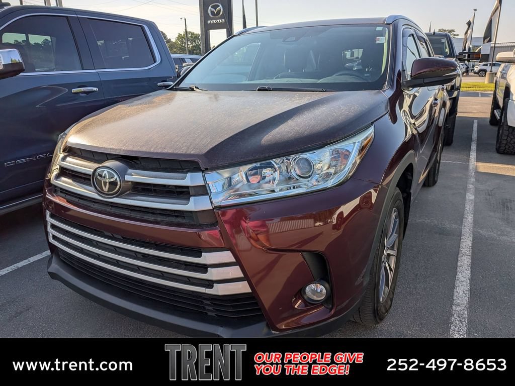 Used 2019 Toyota Highlander XLE AWD/4WD image 1