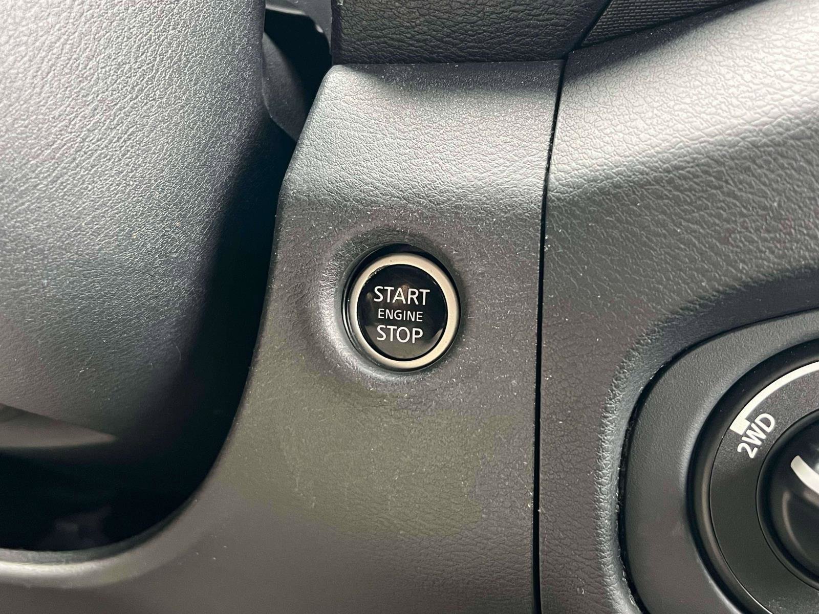 Used 2024 Nissan Frontier PRO-4X w/ Pro Premium Package image 17