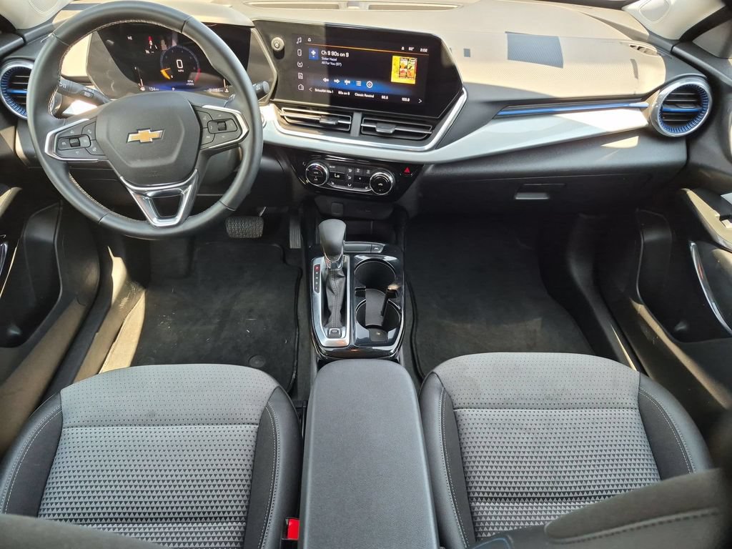 Used 2025 Chevrolet Trax LT w/ LT Convenience Package FWD image 25