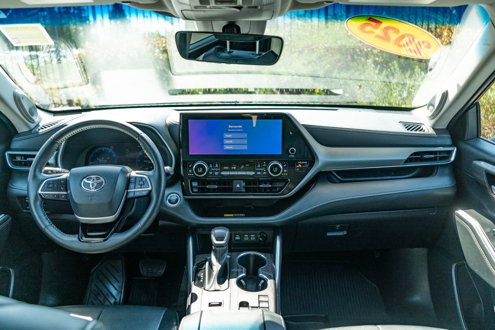 Certified 2025 Toyota Highlander Limited FWD image 17