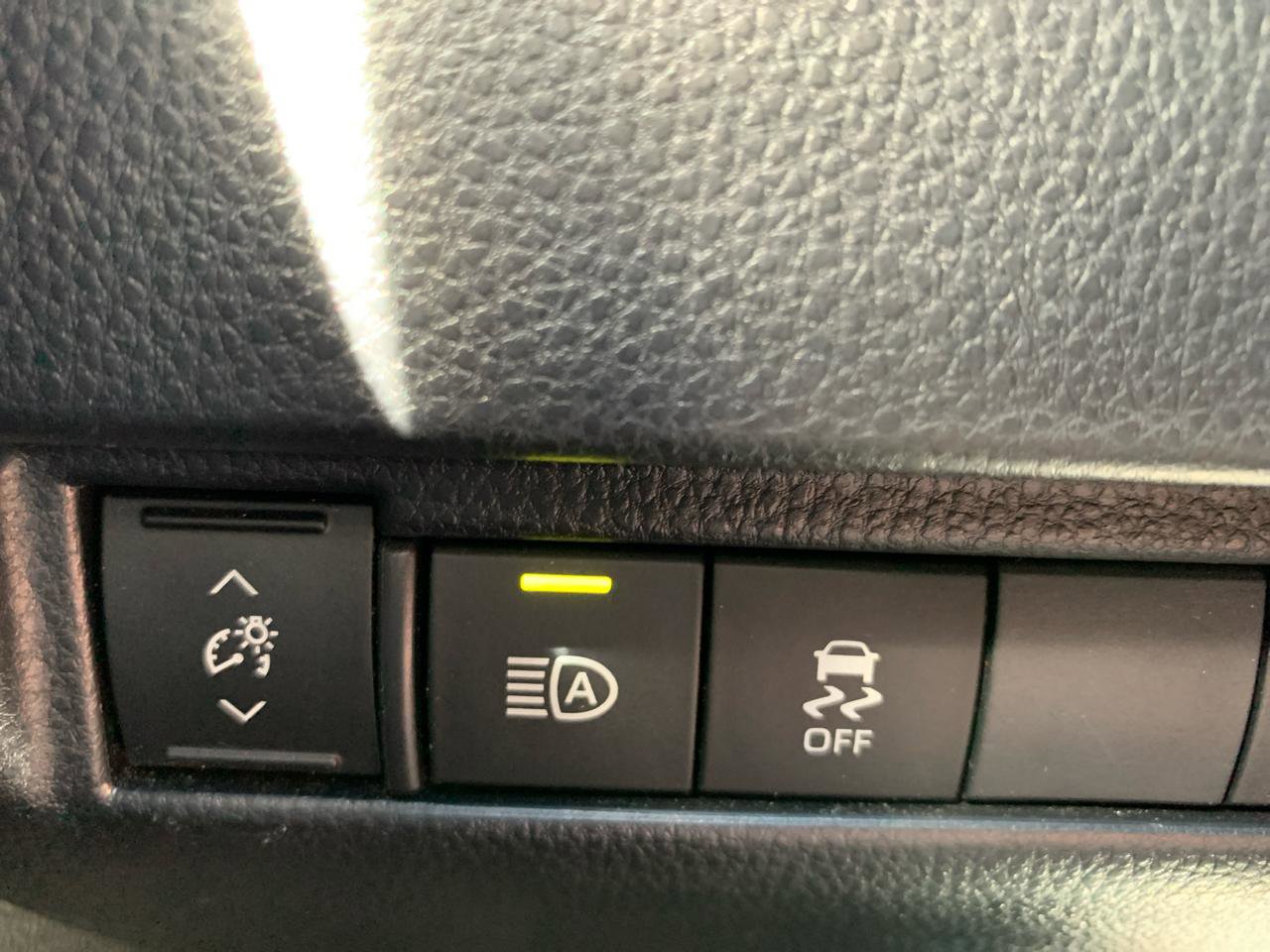 Used 2023 Toyota Venza LE AWD/4WD image 20