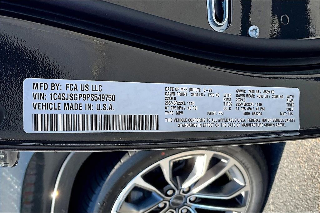 Used 2023 Jeep Grand Wagoneer L Series III image 36