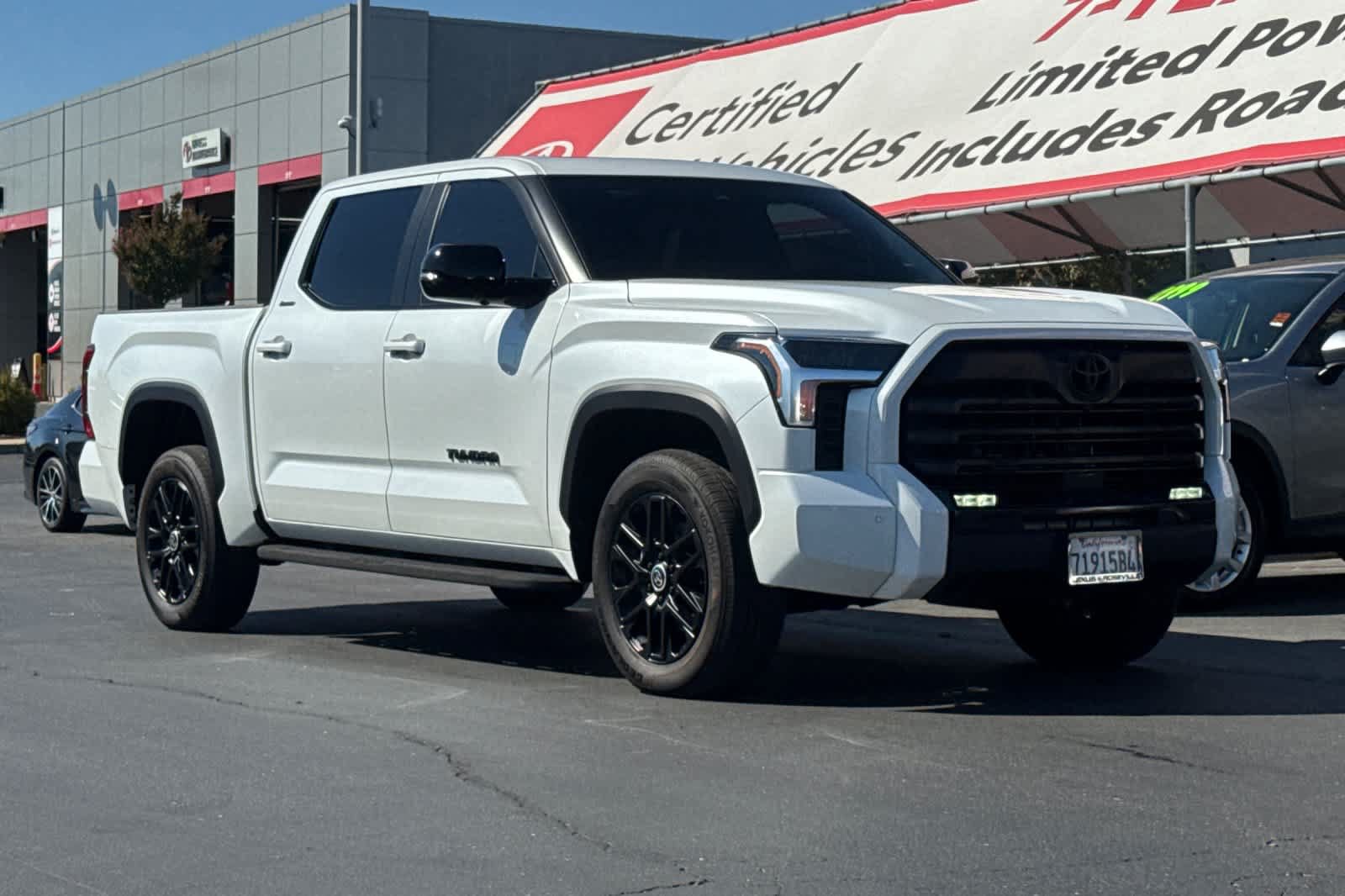 Used 2024 Toyota Tundra Limited AWD/4WD image 5