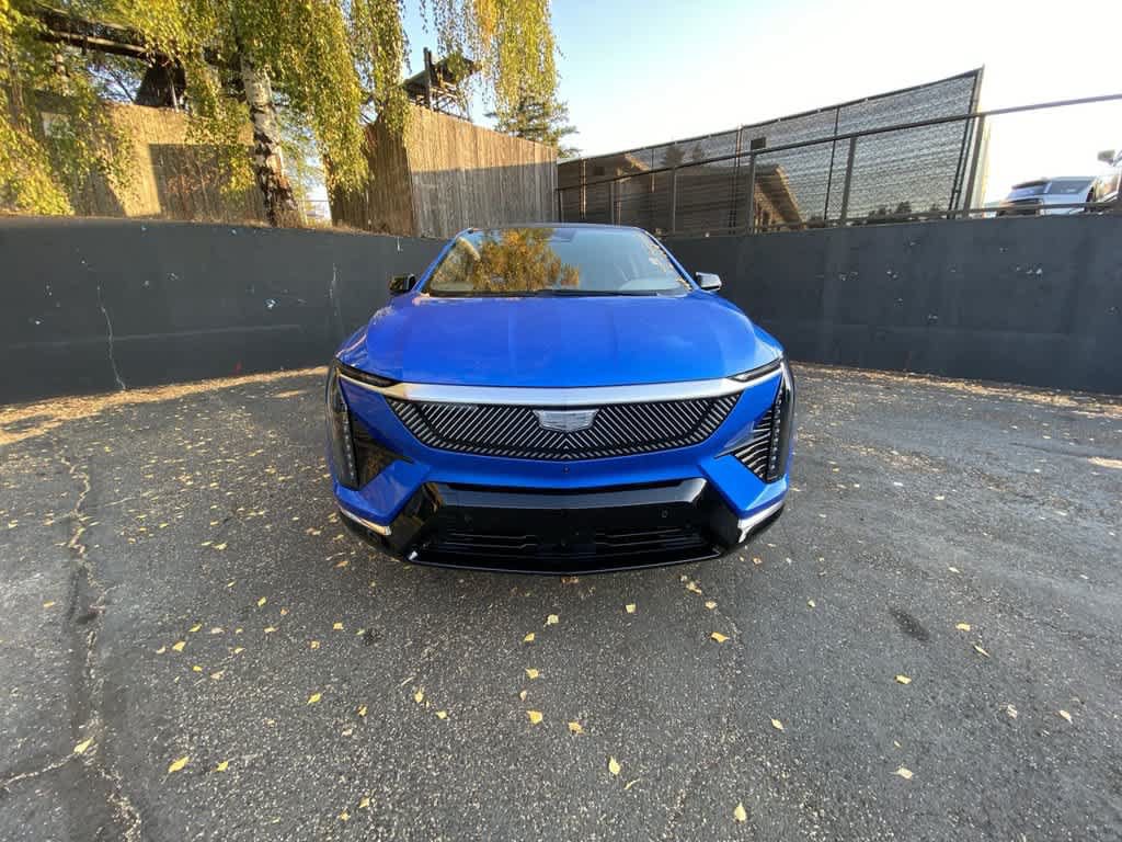 Certified 2026 Cadillac Optiq Luxury 2 AWD/4WD image 9