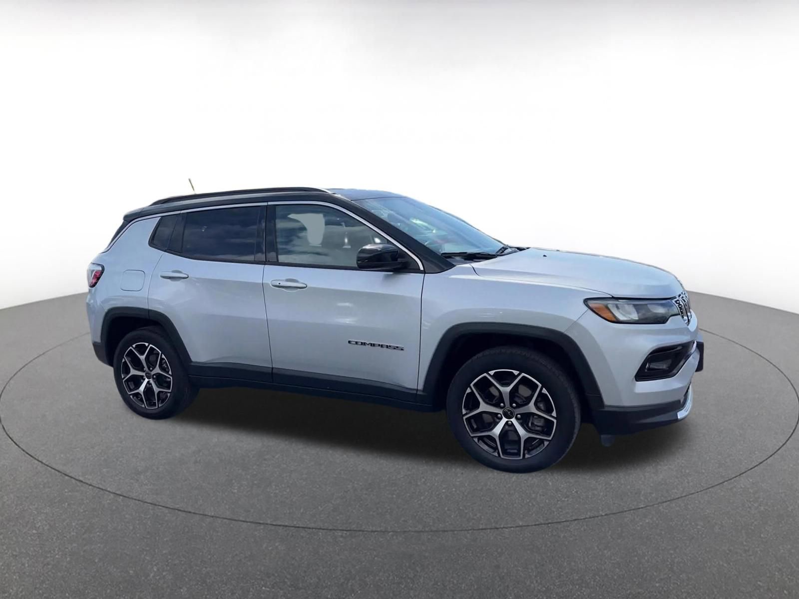 Used 2025 Jeep Compass Limited image 2