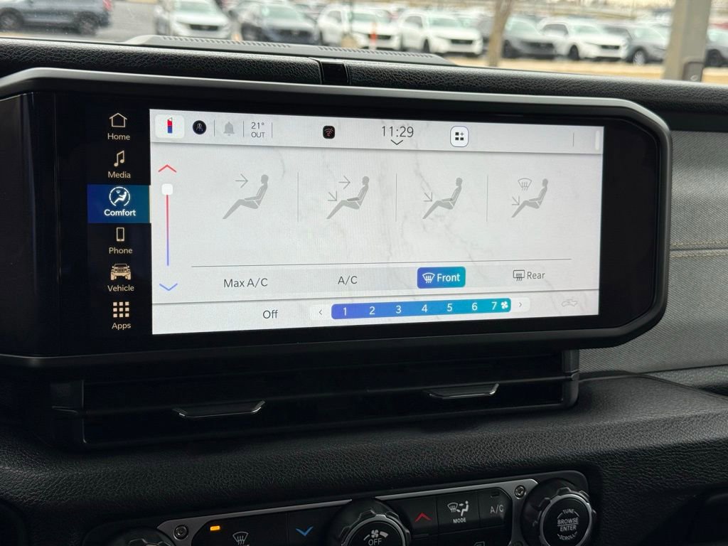 Used 2025 Jeep Gladiator Sport image 17