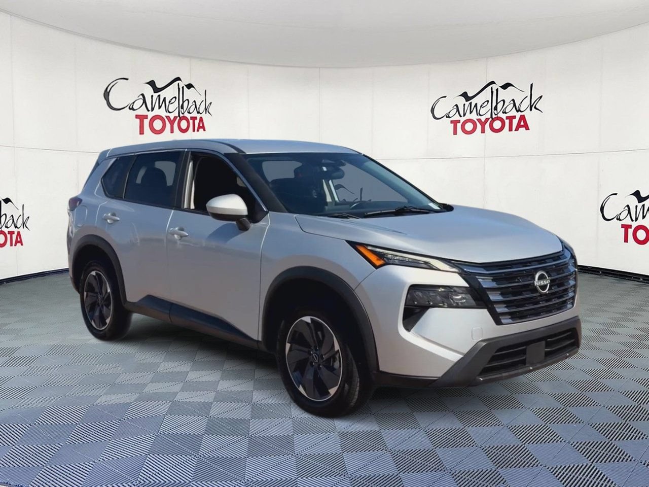 Used 2025 Nissan Rogue SV FWD image 5