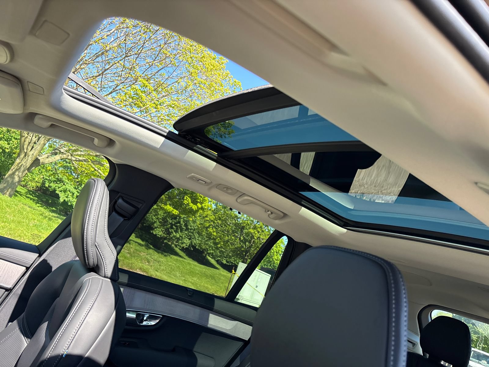 New 2026 Volvo XC90 B6 Ultra w/ Protection Package Premier AWD/4WD image 24