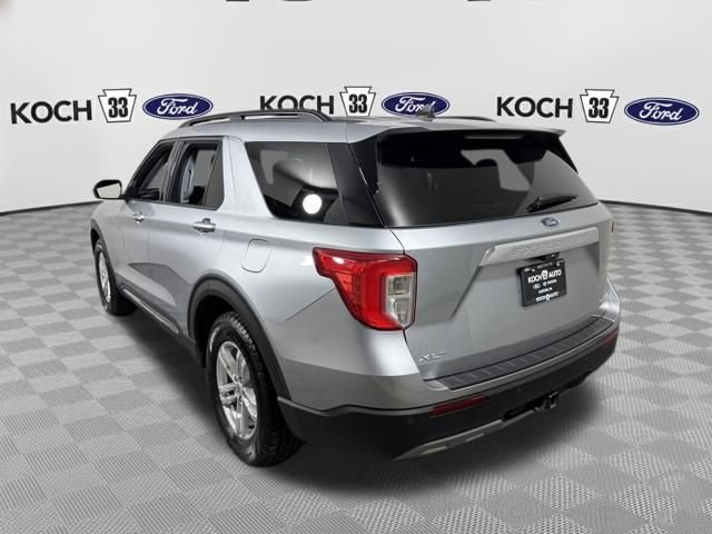 Used 2023 Ford Explorer XLT w/ Equipment Group 202A image 5