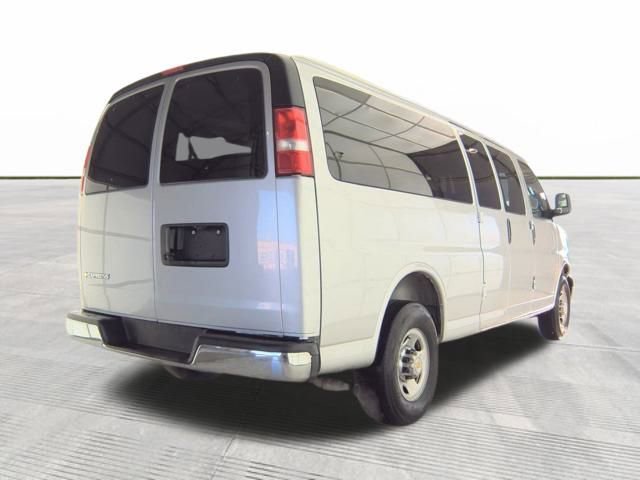 Used 2025 Chevrolet Express 3500 LT w/ LT Preferred Equipment Group image 3